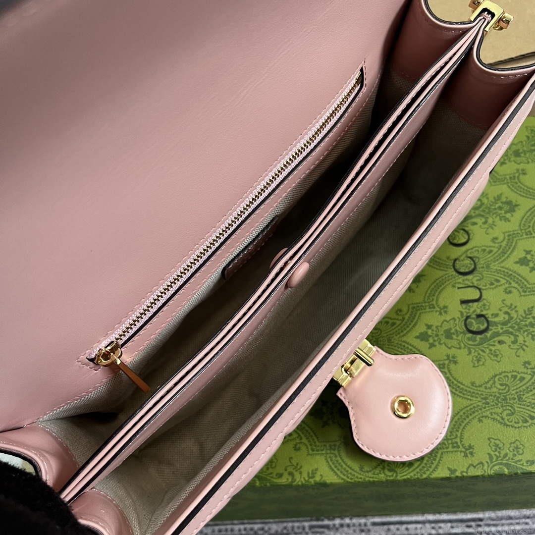 Gucci 724529 GG Matelassé Small Bag Pink