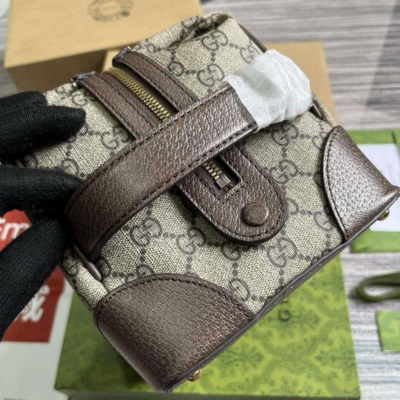 Gucci 739391 Gucci Savoy Toiletry Case Brown