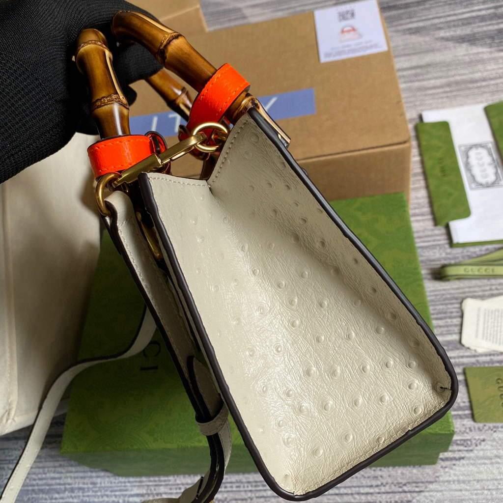 Gucci Diana Mini Tote Bag Ostrich LeatherTop Handle Bag Gucci ‎655661 Beige