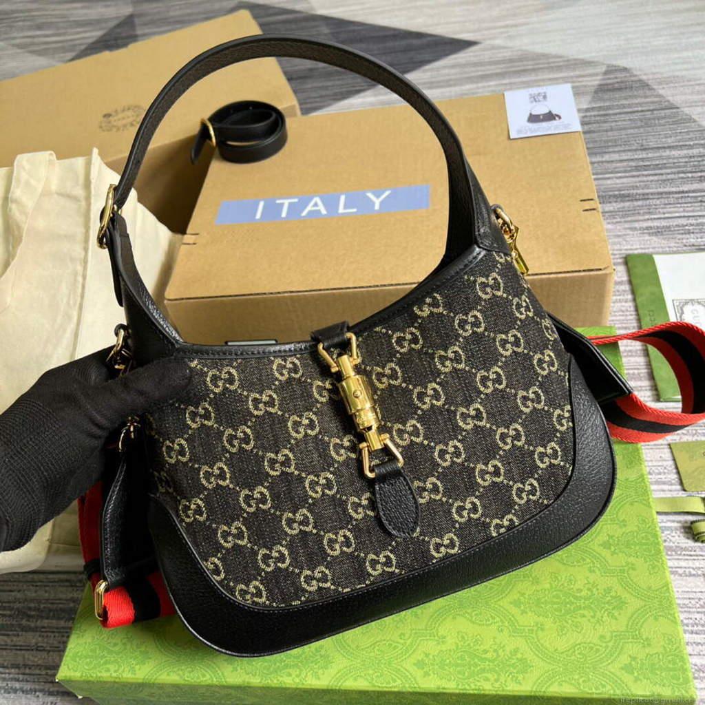 Gucci 678843 Jackie 1961 Small GG Shoulder Bag Black