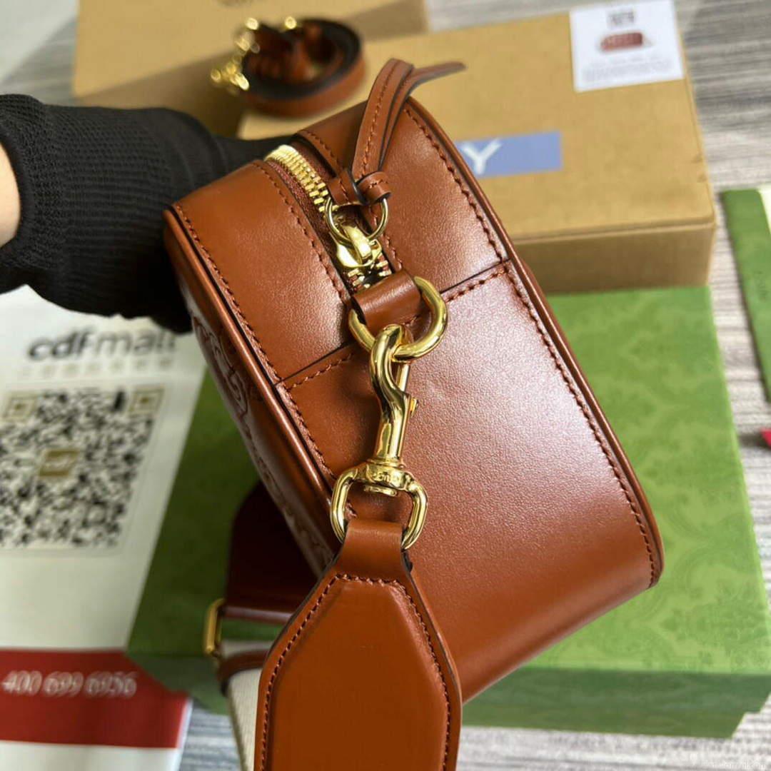 Gucci 702234 GG Matelassé Leather Shoulder Handbag Light brown