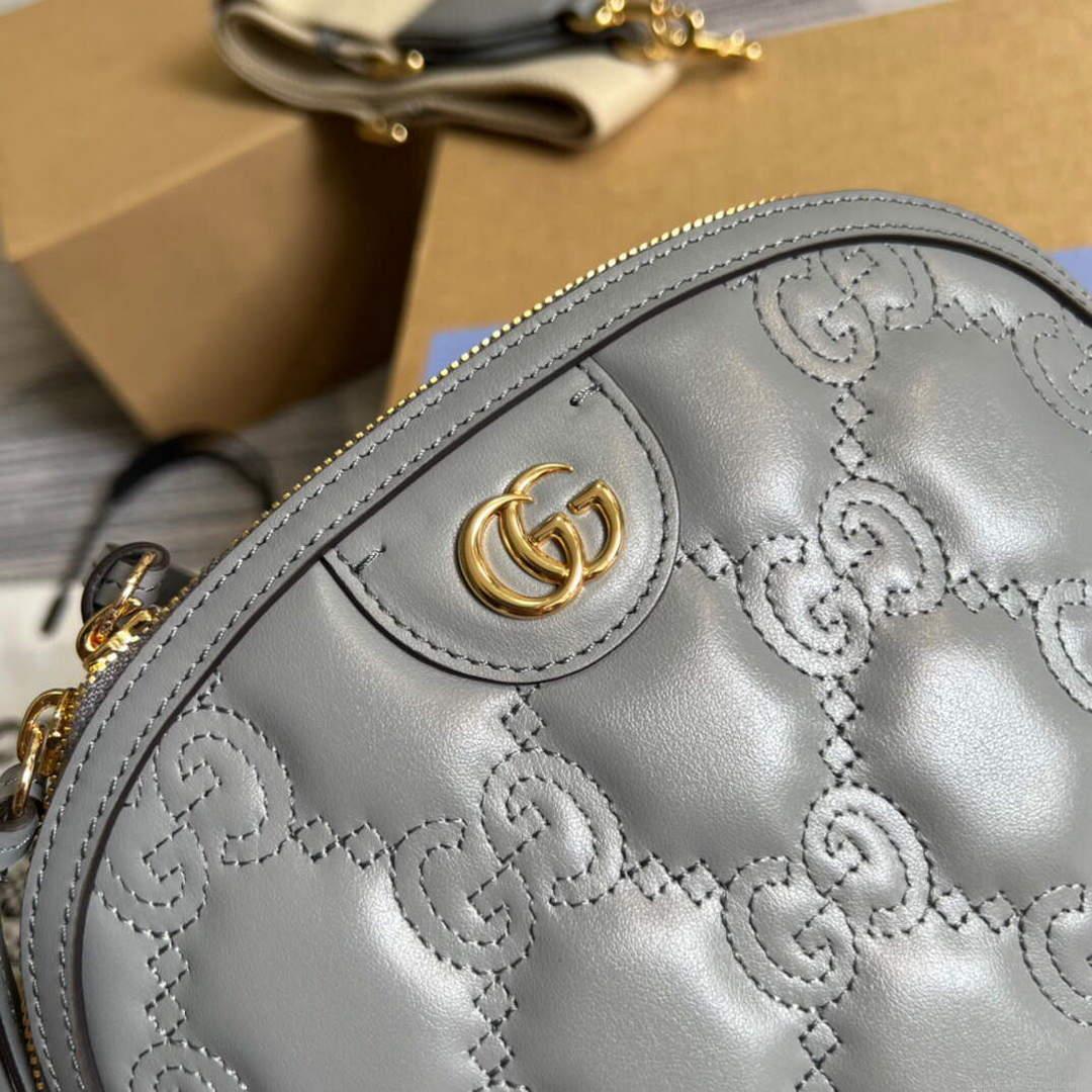 Gucci 702229 GG matelassé leather shoulder bag Dusty grey