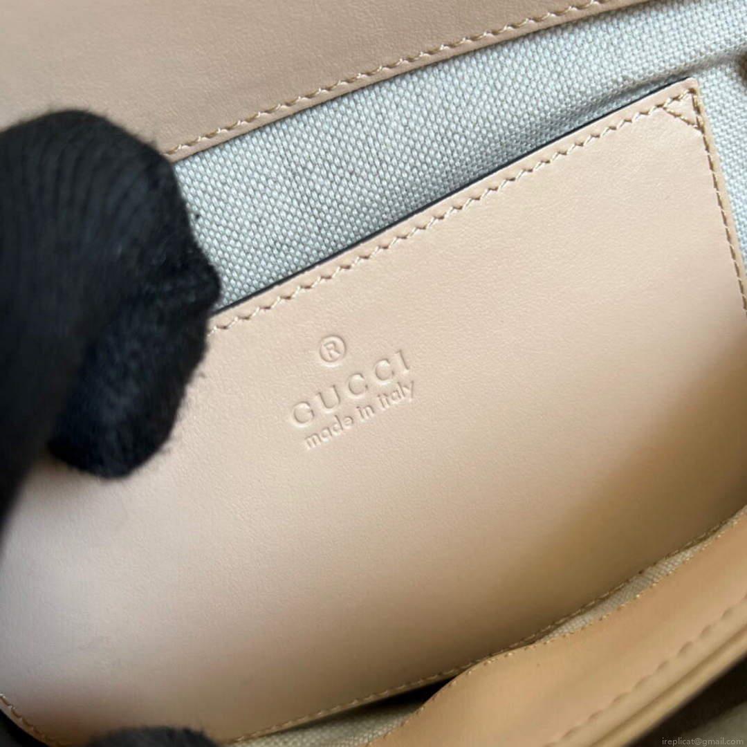 Gucci 702200 GG matelassé leather shoulder bag Beige