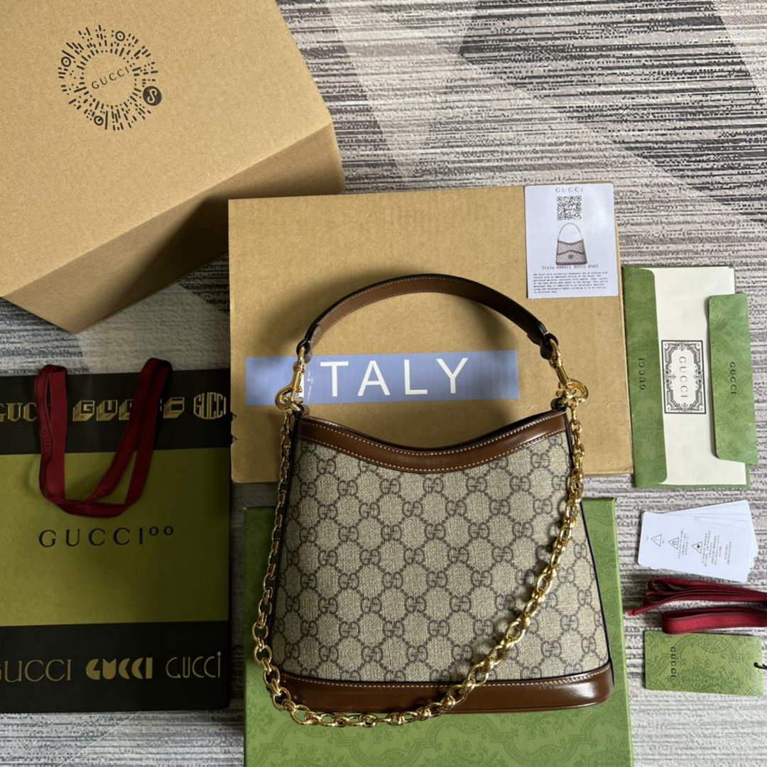 Gucci 696011 Large shoulder bag with Interlocking G Brown