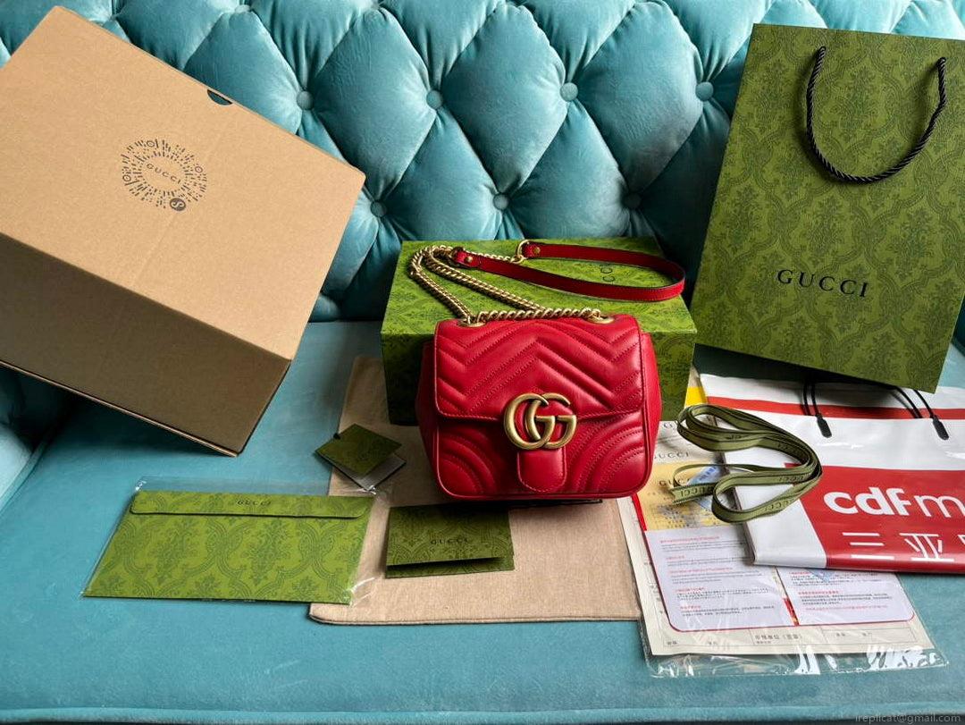 Gucci 739682 GG Marmont Matelassé mini tote bag Red