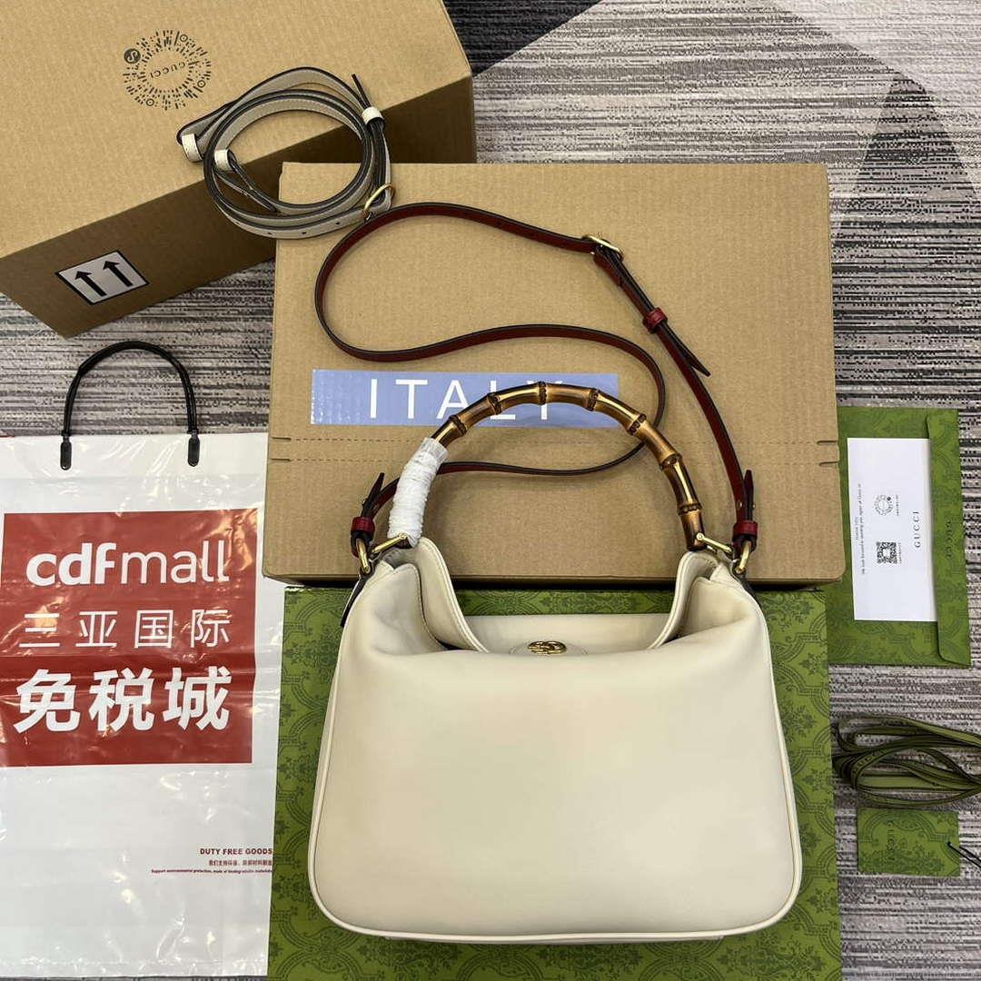 Gucci 746124 Gucci Diana Medium Shoulder Bag White