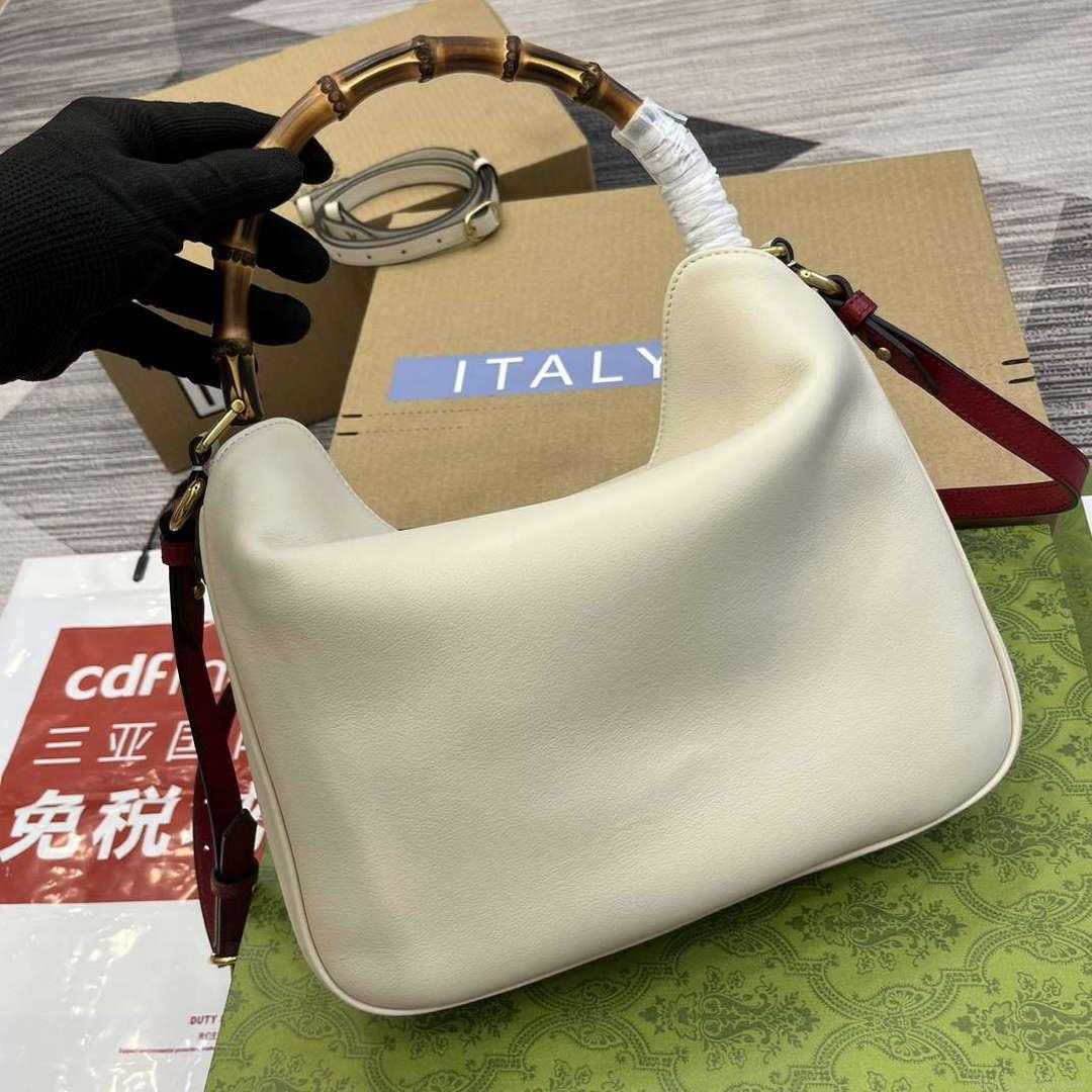 Gucci 746124 Gucci Diana Medium Shoulder Bag White