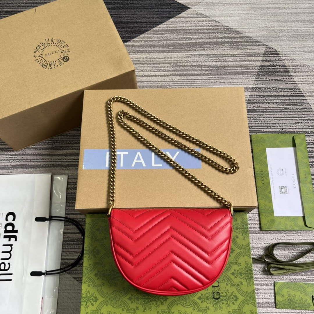 Gucci 746431 GG Marmont Matelassé Chain Mini Bag Red