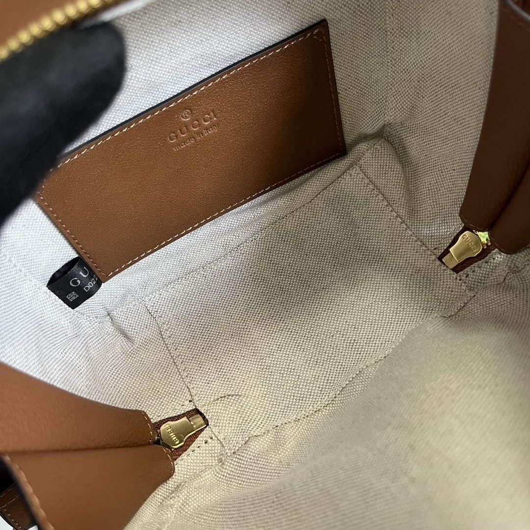 Gucci 744434 Gucci Blondie Top Handle Bag Cuir
