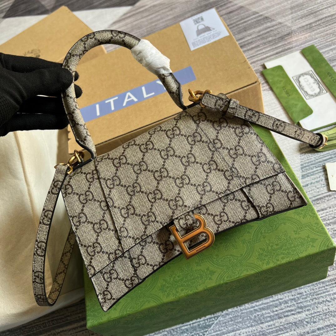 Gucci 681697 The Hacker Project Small Hourglass bag Beige and ebony