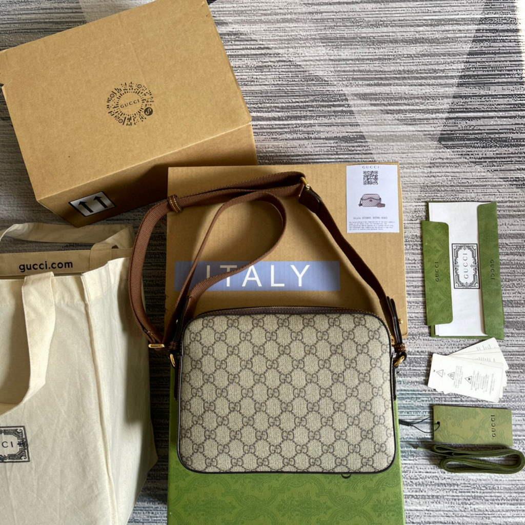 Gucci 675891 Messenger bag with jumbo GG Beige Brown