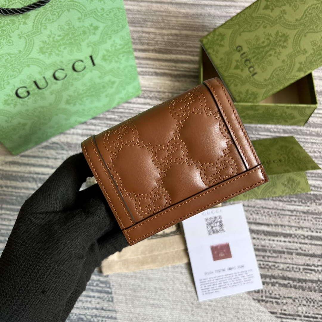 Gucci 723786 GG Matelassé Card Case Wallet Brown