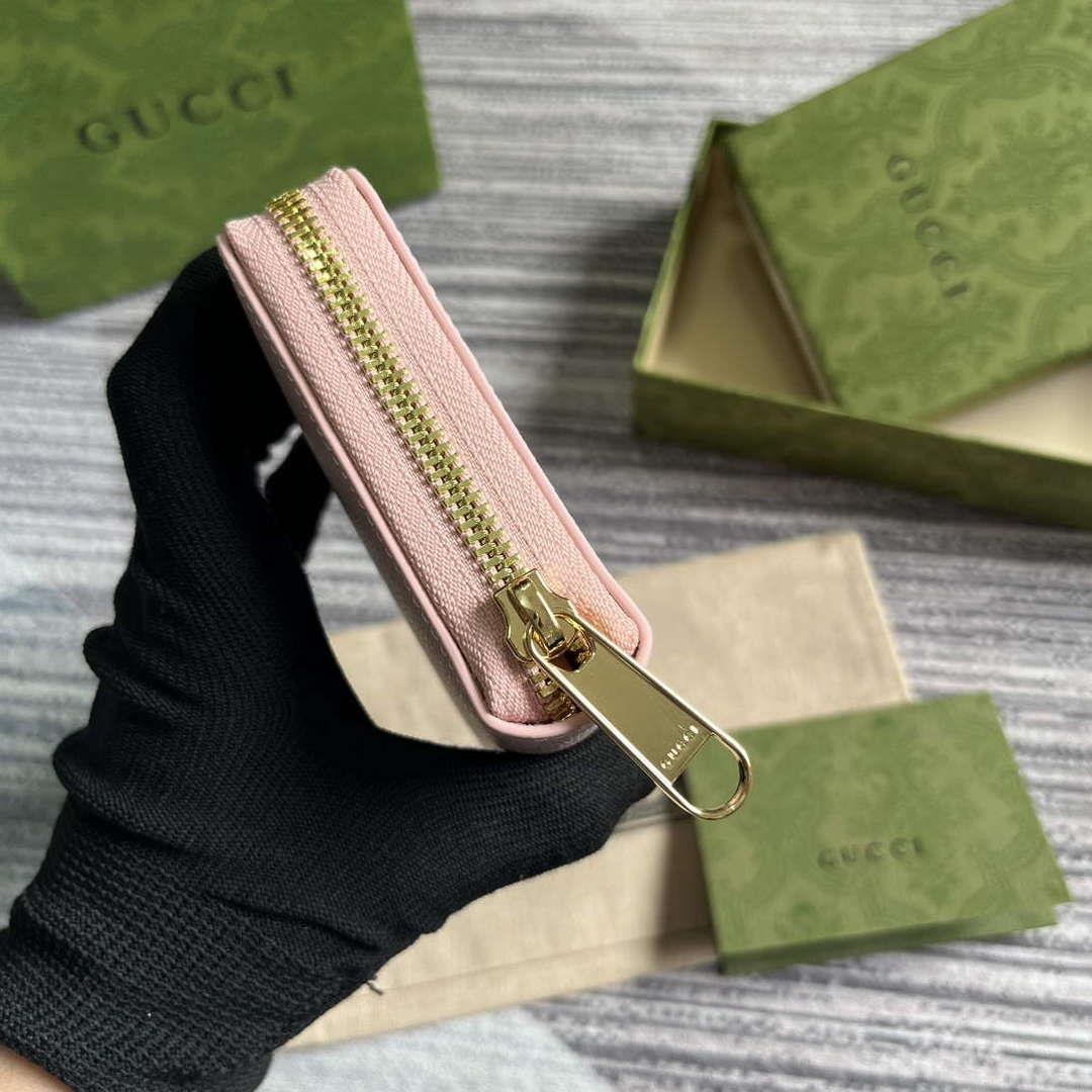 Gucci 772642 Zip Around Wallet With Gucci Script Light Pink