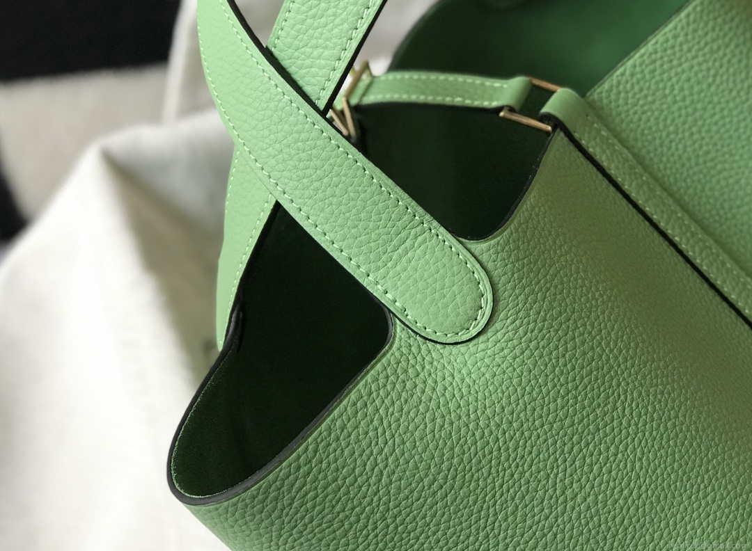 Hermes H056289 Picotin Lock 18 22 Bag H330008