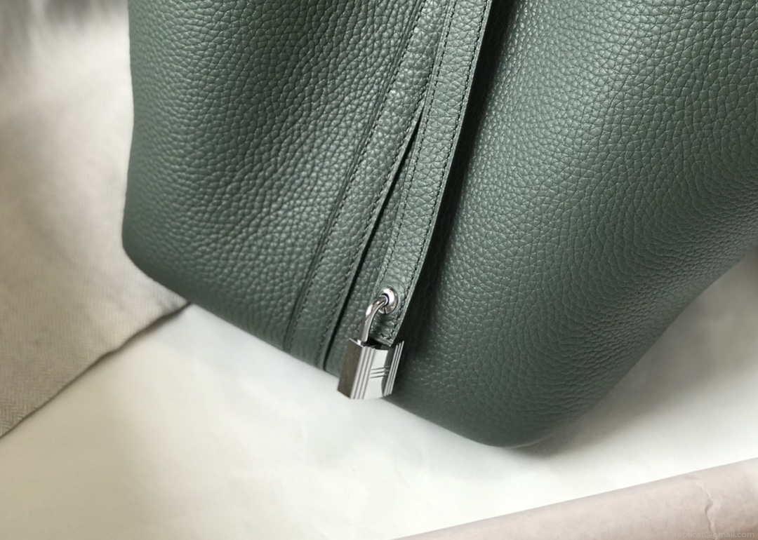 Hermes H056289 Picotin Lock 18 22 Bag H330015