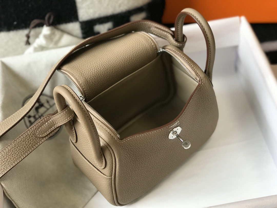 Hermes H079086CK18 Lindy Mini Bag 19cm Semi-manual H231910