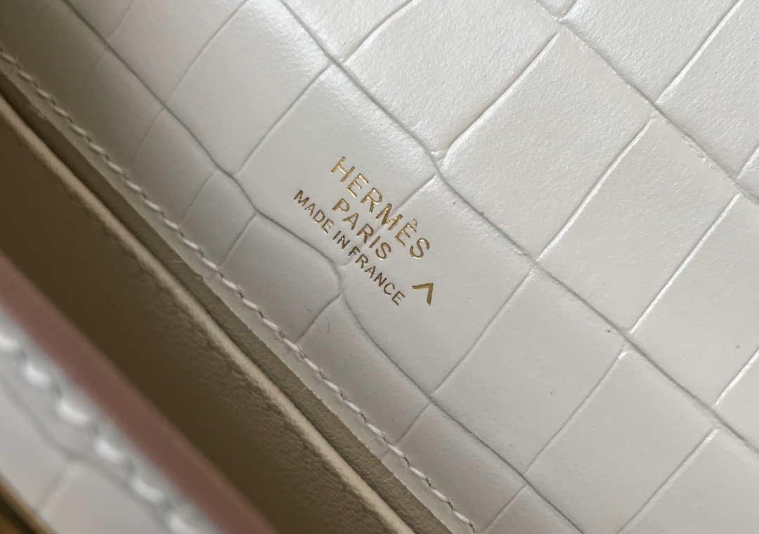 Hermes Mini Kelly Pouchette Crocodile Leather H230239 White