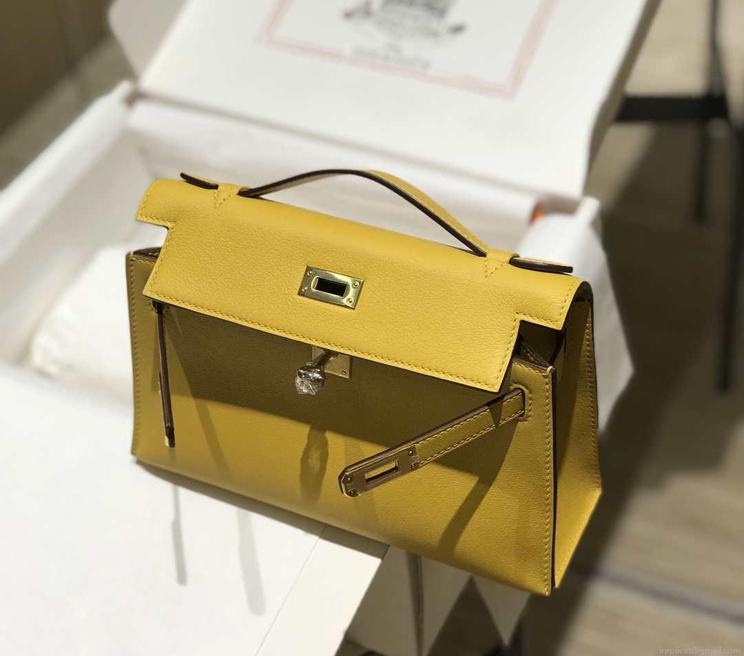 Hermes Kelly Pouchette Swift Leather clutch bag Gold H230269
