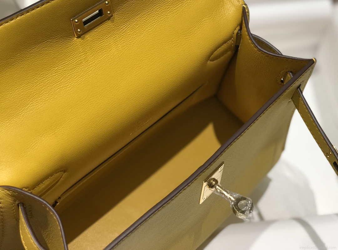 Hermes Kelly Pouchette Swift Leather clutch bag Gold H230269