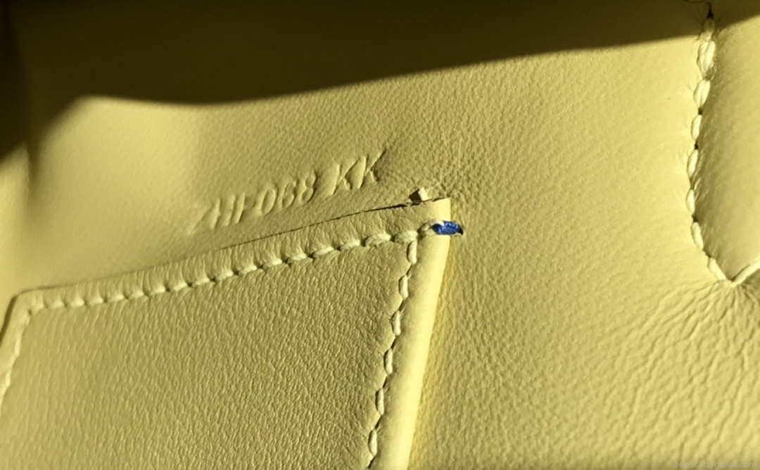 Hermes Kelly Pouchette Swift Leather clutch bag Gold H230272