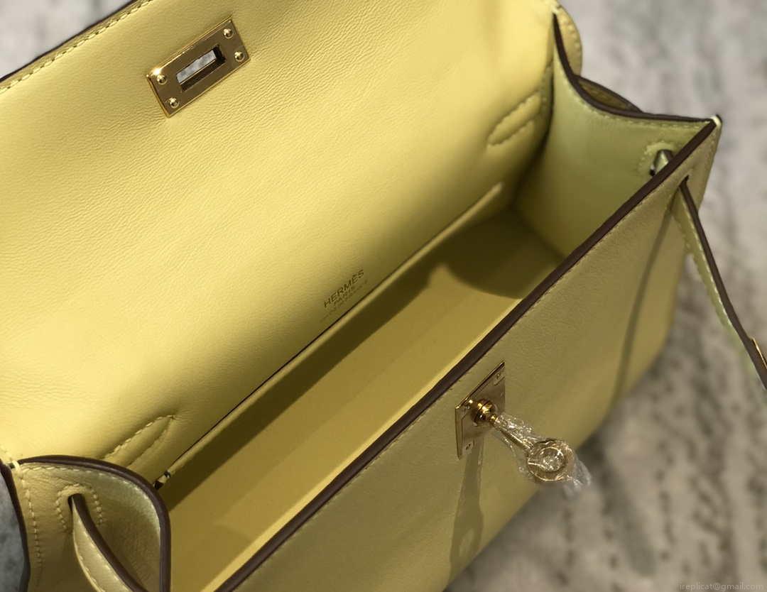 Hermes Kelly Pouchette Swift Leather clutch bag Gold H230272