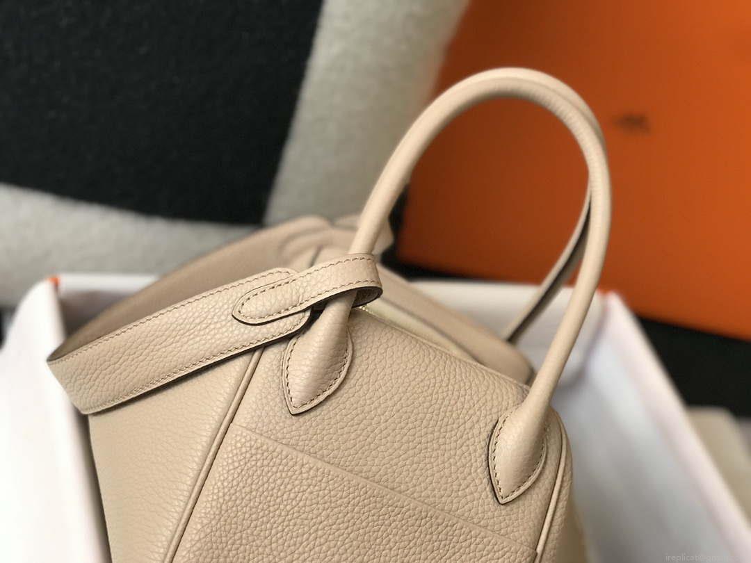 Hermes H073428 Lindy Bag 26 30 H231940