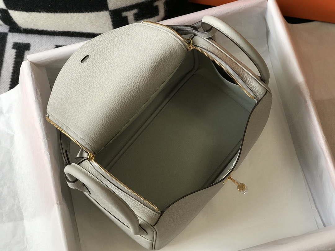 Hermes H073428 Lindy Bag 26 30 H231943