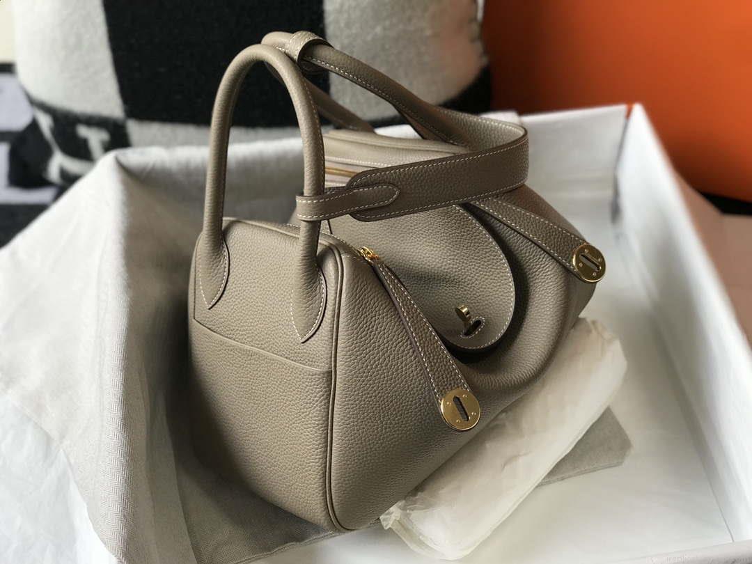 Hermes H073428 Lindy Bag 26 30 H231945