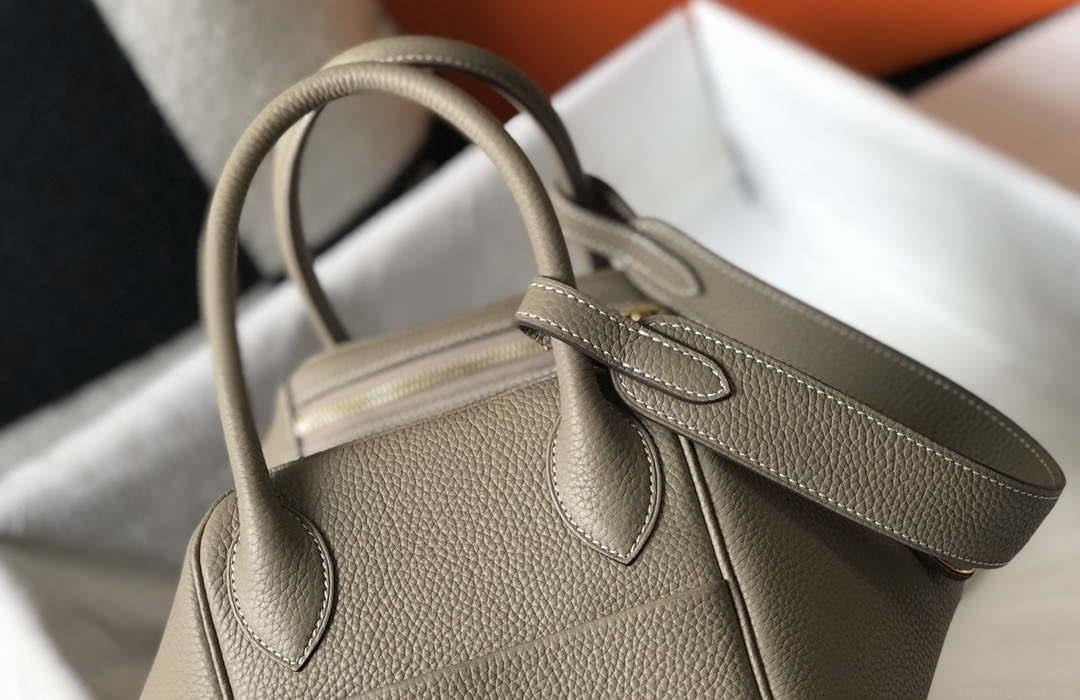 Hermes H073428 Lindy Bag 26 30 H231945