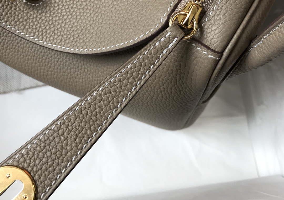 Hermes H073428 Lindy Bag 26 30 H231945
