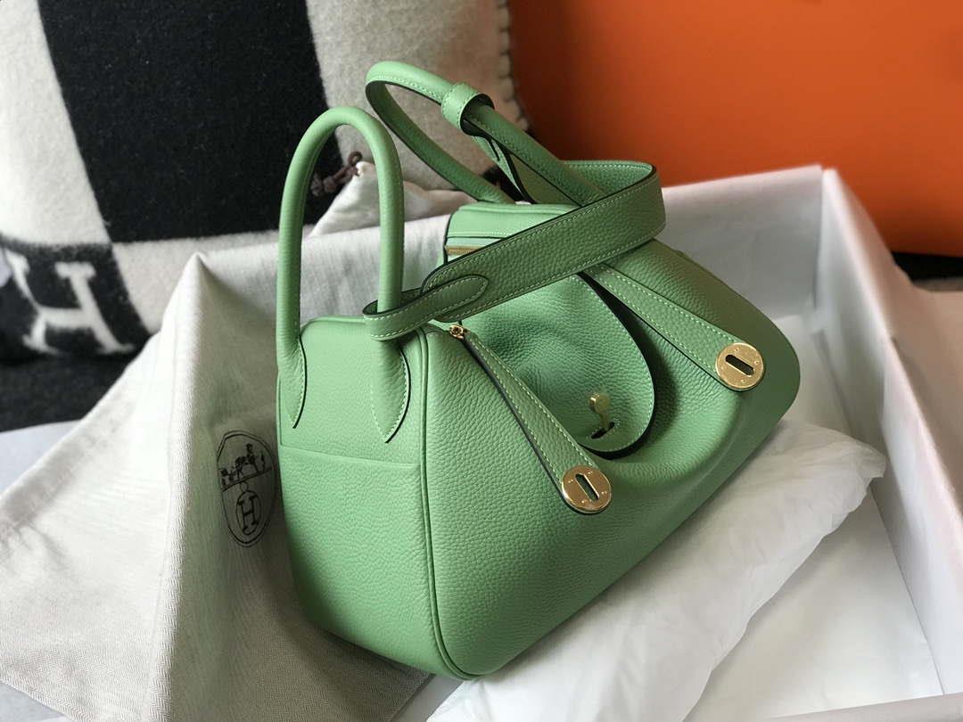 Hermes H073428 Lindy Bag 26 30 H231947