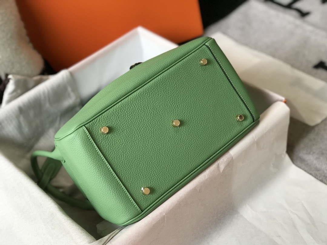 Hermes H073428 Lindy Bag 26 30 H231947