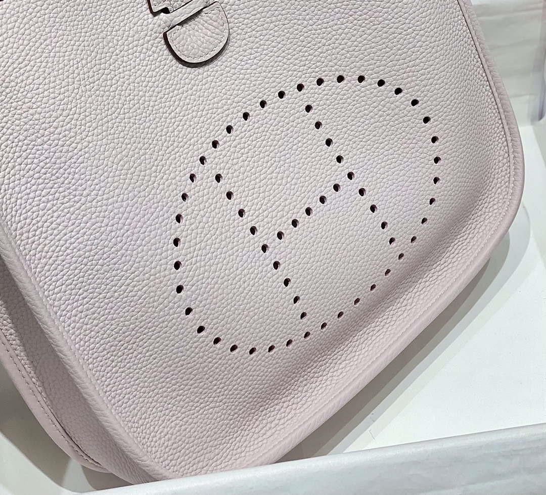 Hermes H083435 Evelyne III 29 Shoulder Bag Silver Hardware Light Purple