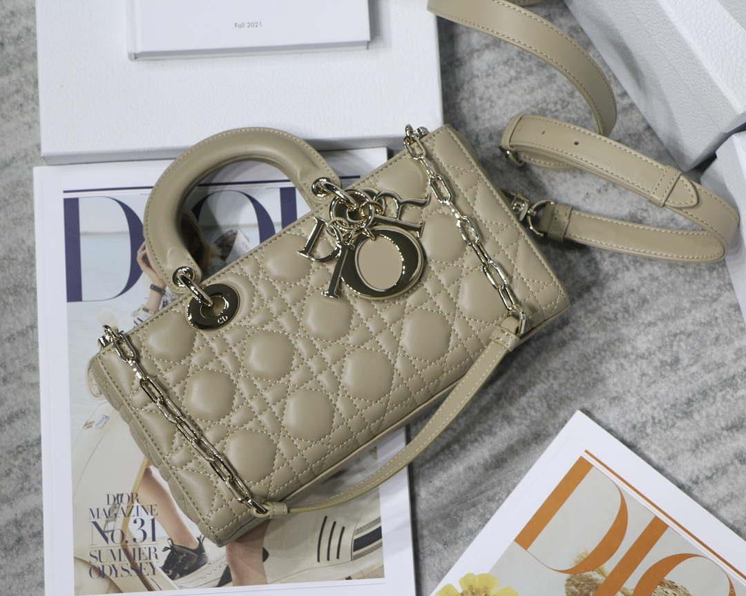Dior M0540 Medium Lady D-Joy Bag Sand-Colored Cannage Lambskin With Heart Motif