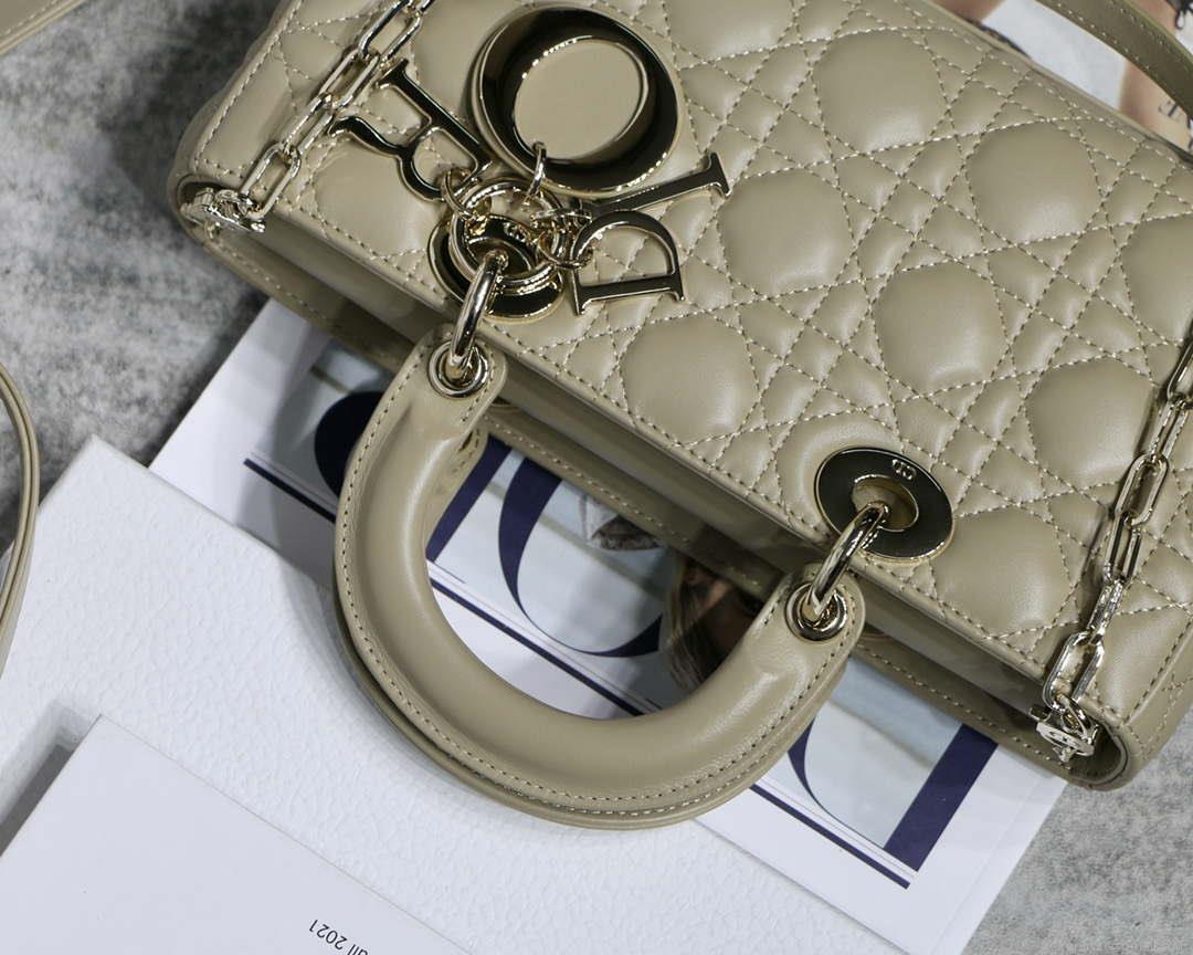 Dior M0540 Medium Lady D-Joy Bag Sand-Colored Cannage Lambskin With Heart Motif