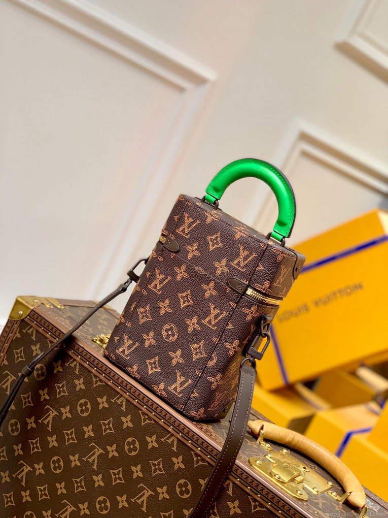 LV M59664 Louis Vuitton Vertical Box Trunk