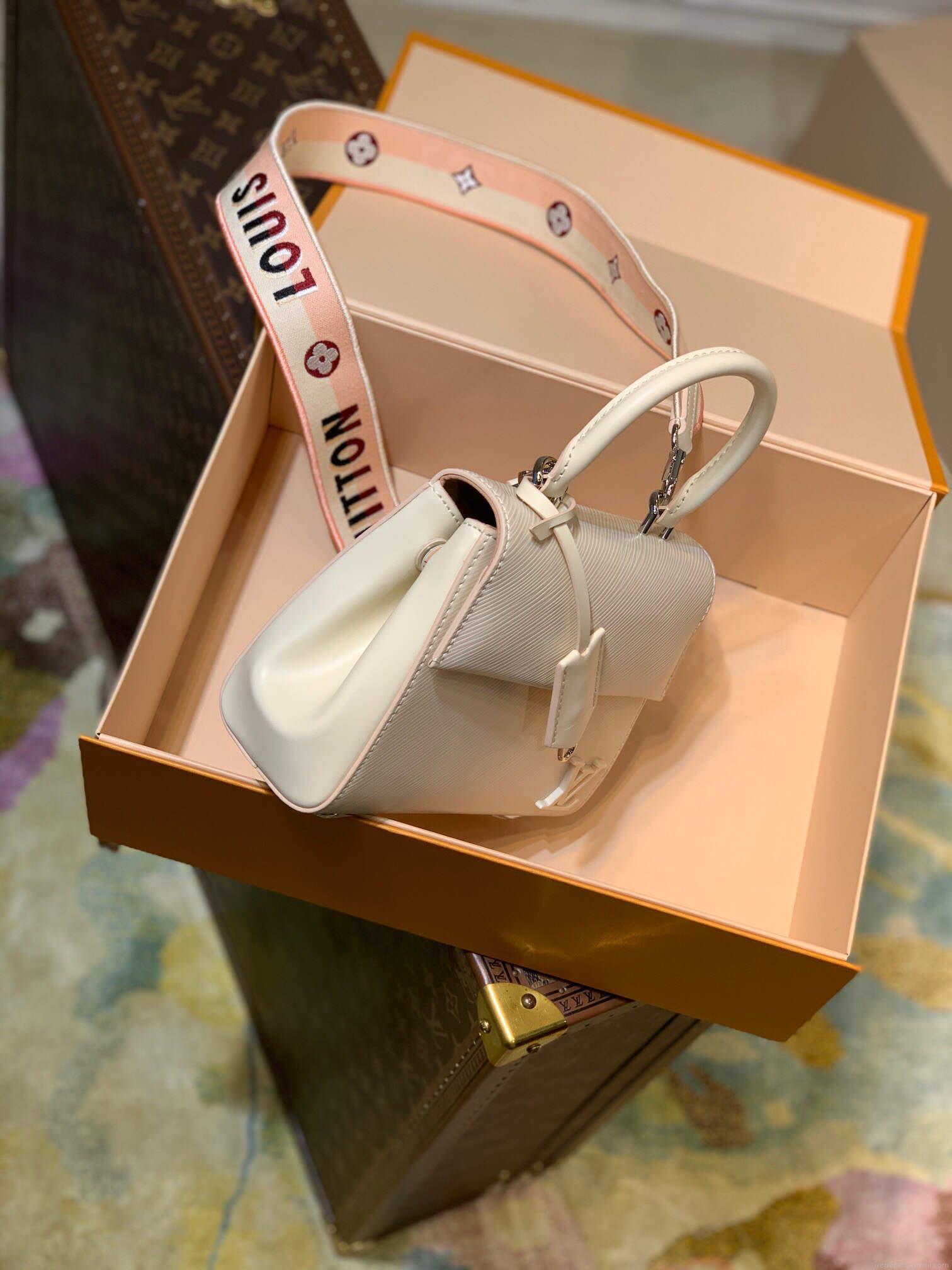 LV M58928 Louis Vuitton Cluny Mini Handbag Quartz
