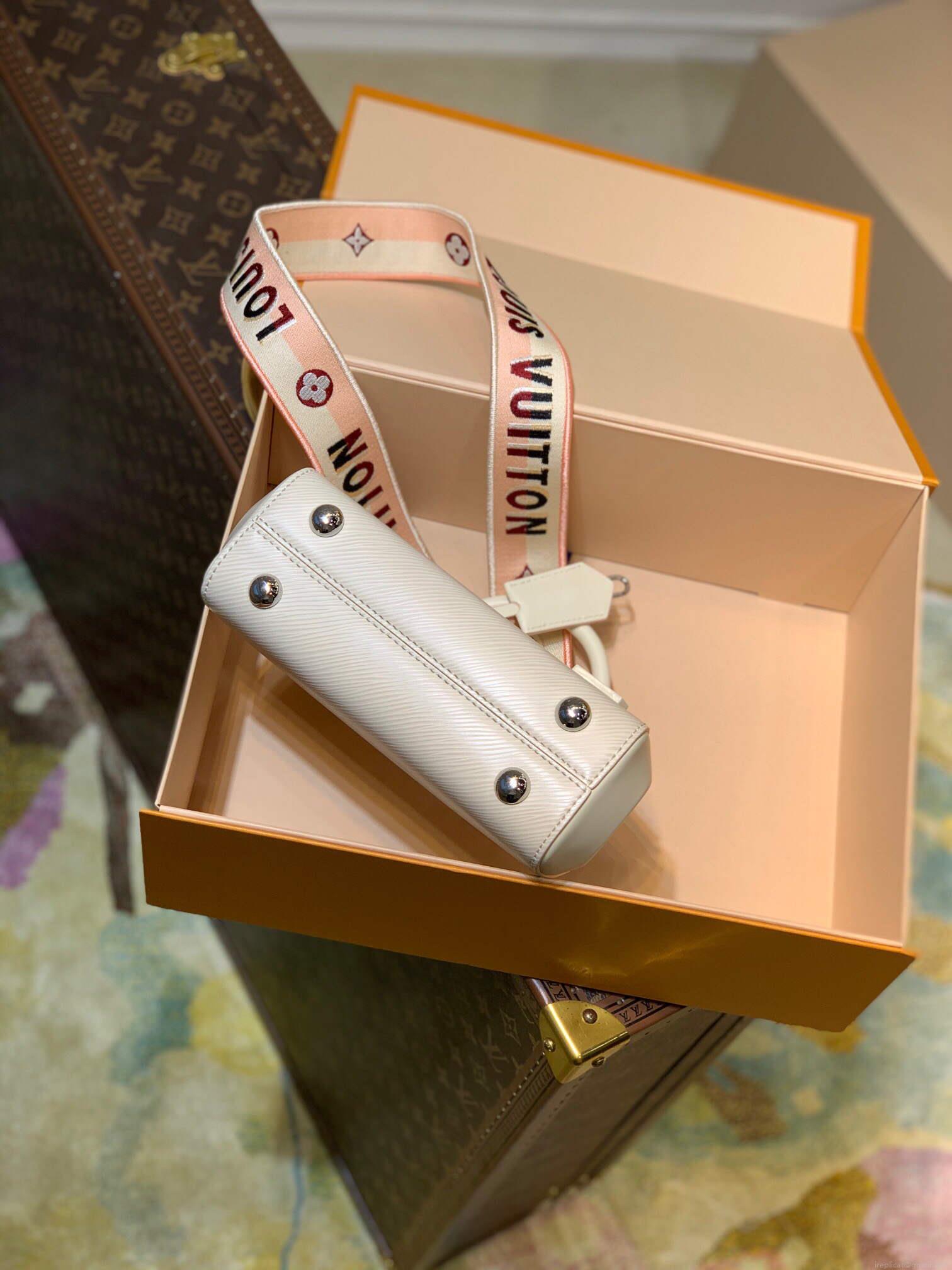 LV M58928 Louis Vuitton Cluny Mini Handbag Quartz