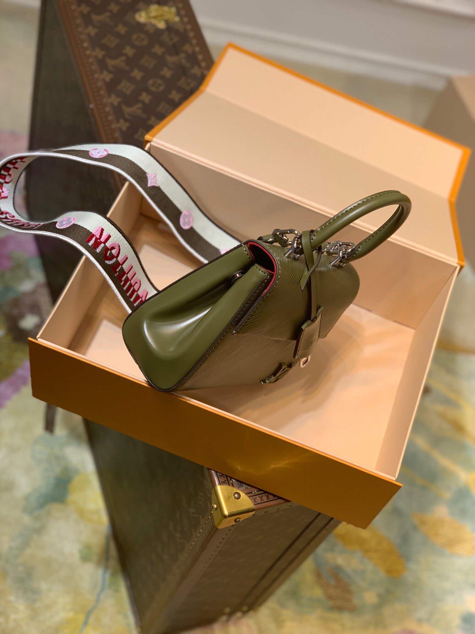 LV M58928 Louis Vuitton Cluny Mini Handbag Brown Green