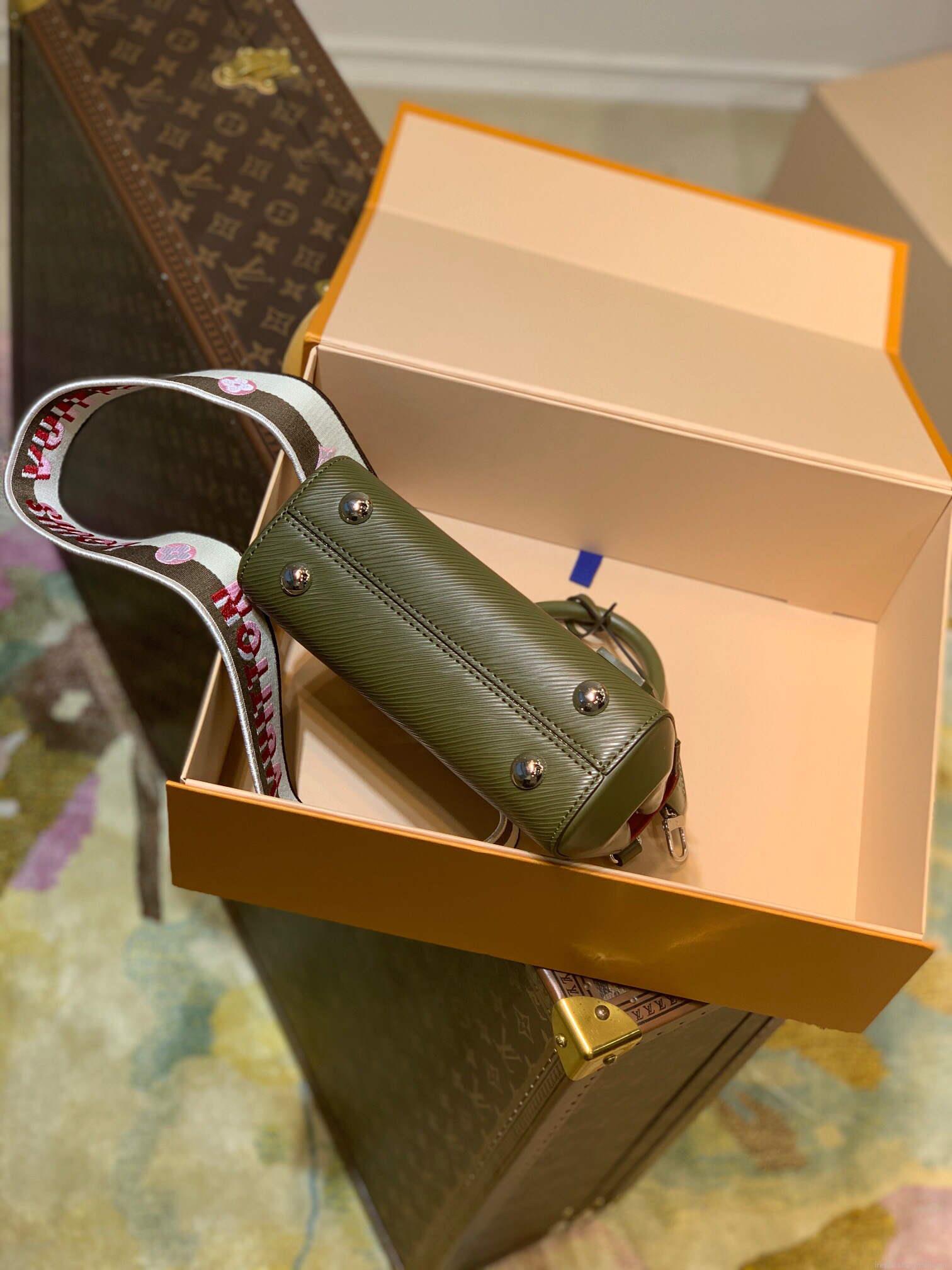 LV M58928 Louis Vuitton Cluny Mini Handbag Brown Green