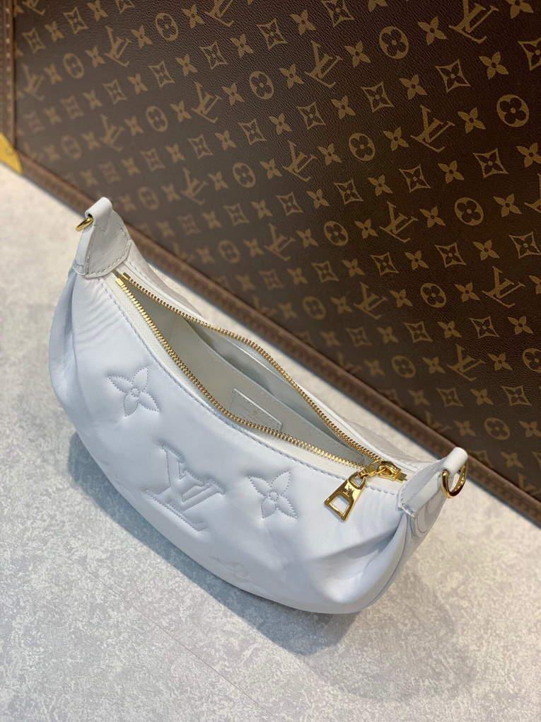 LV M59959 Louis Vuitton Over The Moon Bag Snow White