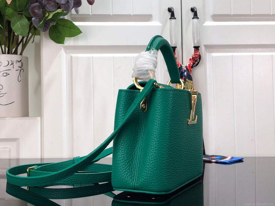 LV M56071 Louis Vuitton Capucines Mini Handbag Green