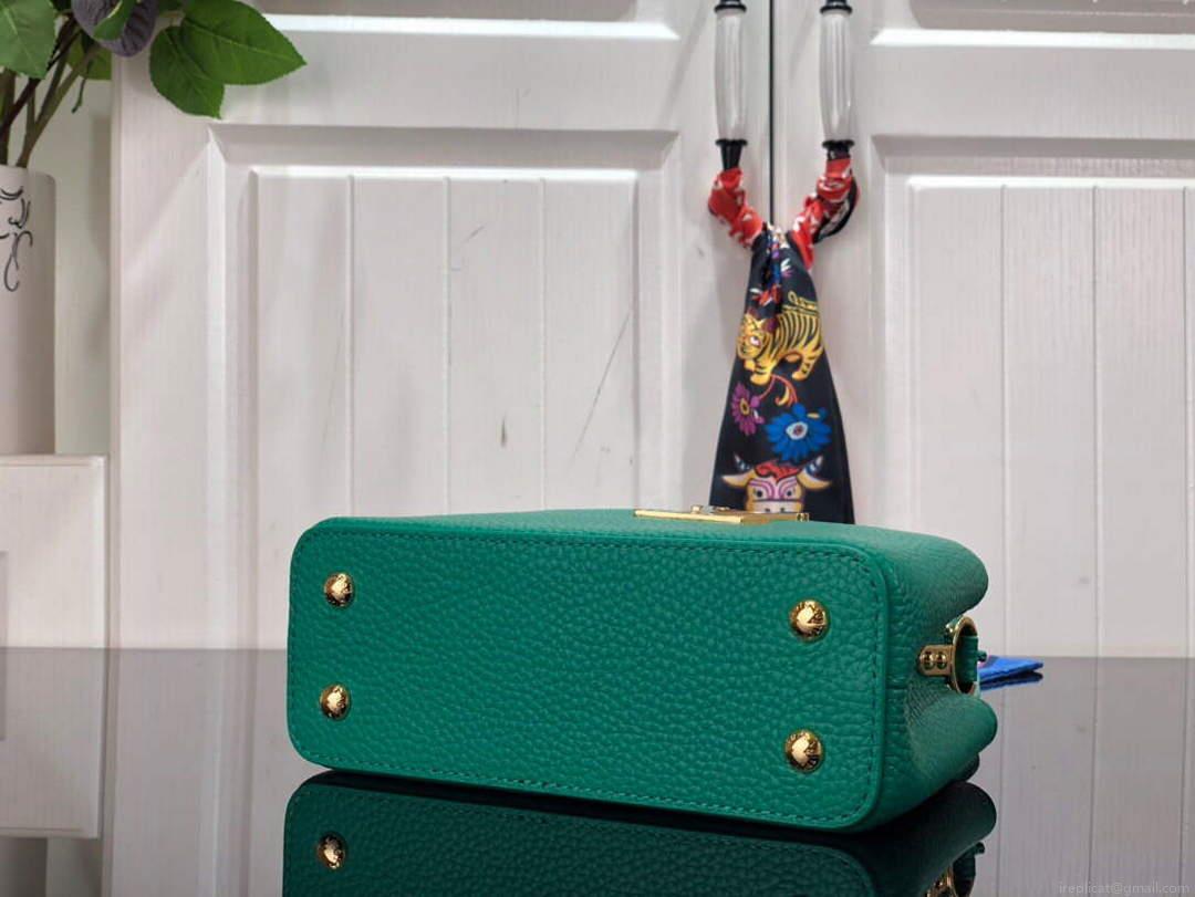 LV M56071 Louis Vuitton Capucines Mini Handbag Green