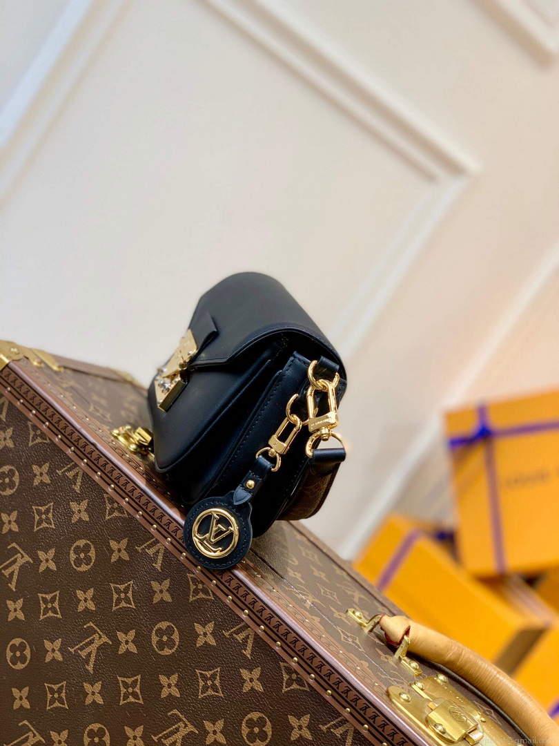 LV M20393 Louis Vuitton Swing Handbag Black