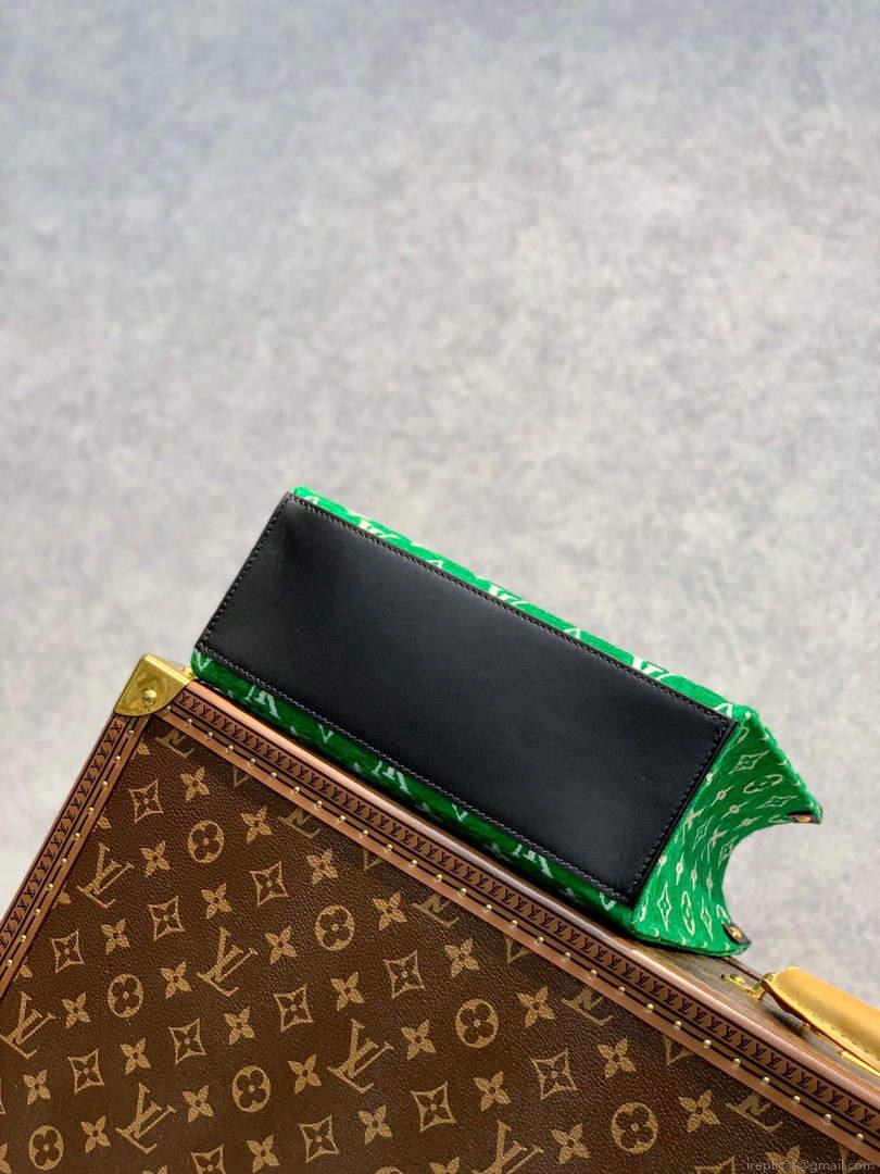 LV M46216 Louis Vuitton Onthego PM Tote Bag Green