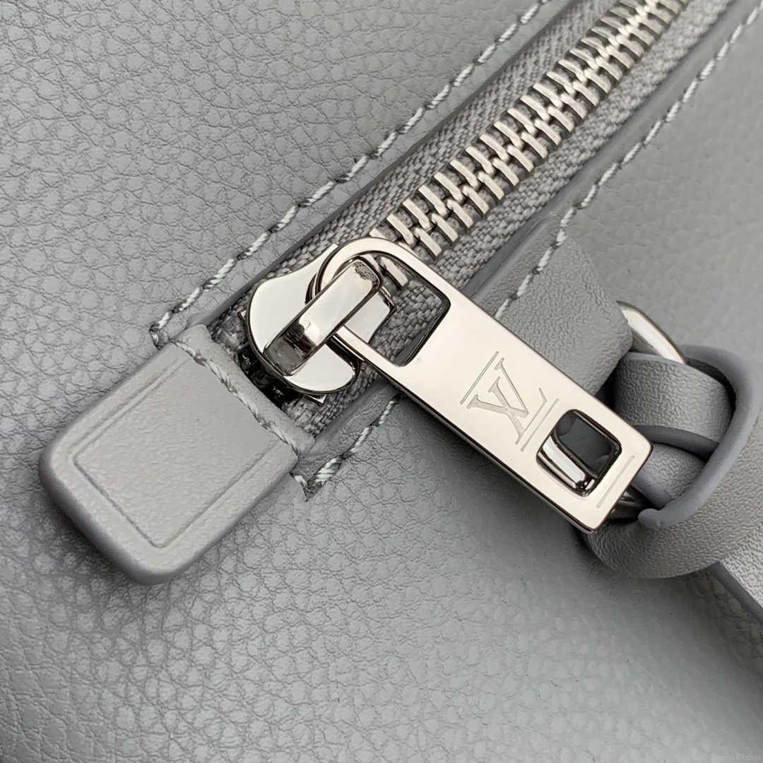 Louis Vuitton M69836 LV Aerogram Pochette iPad M69837 Gray