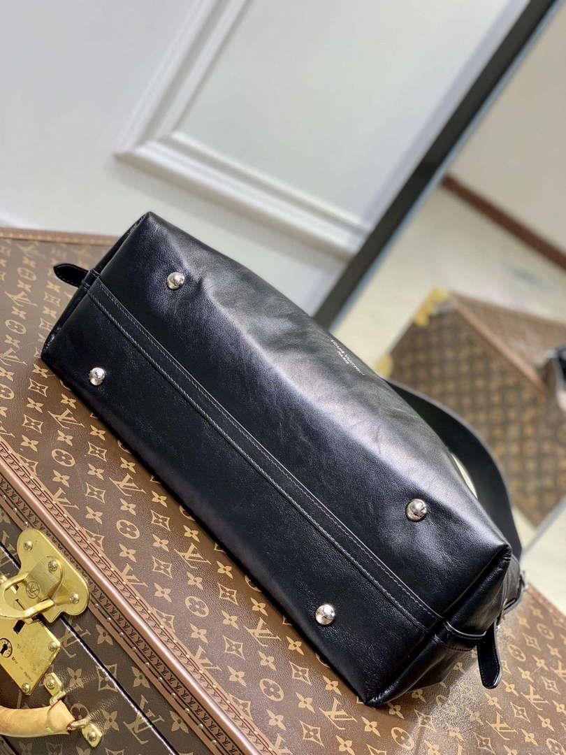 LV M25143 Louis Vuitton CarryAll Dark MM Handbag Black