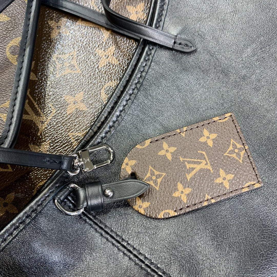 LV M25143 Louis Vuitton CarryAll Dark MM Handbag Black