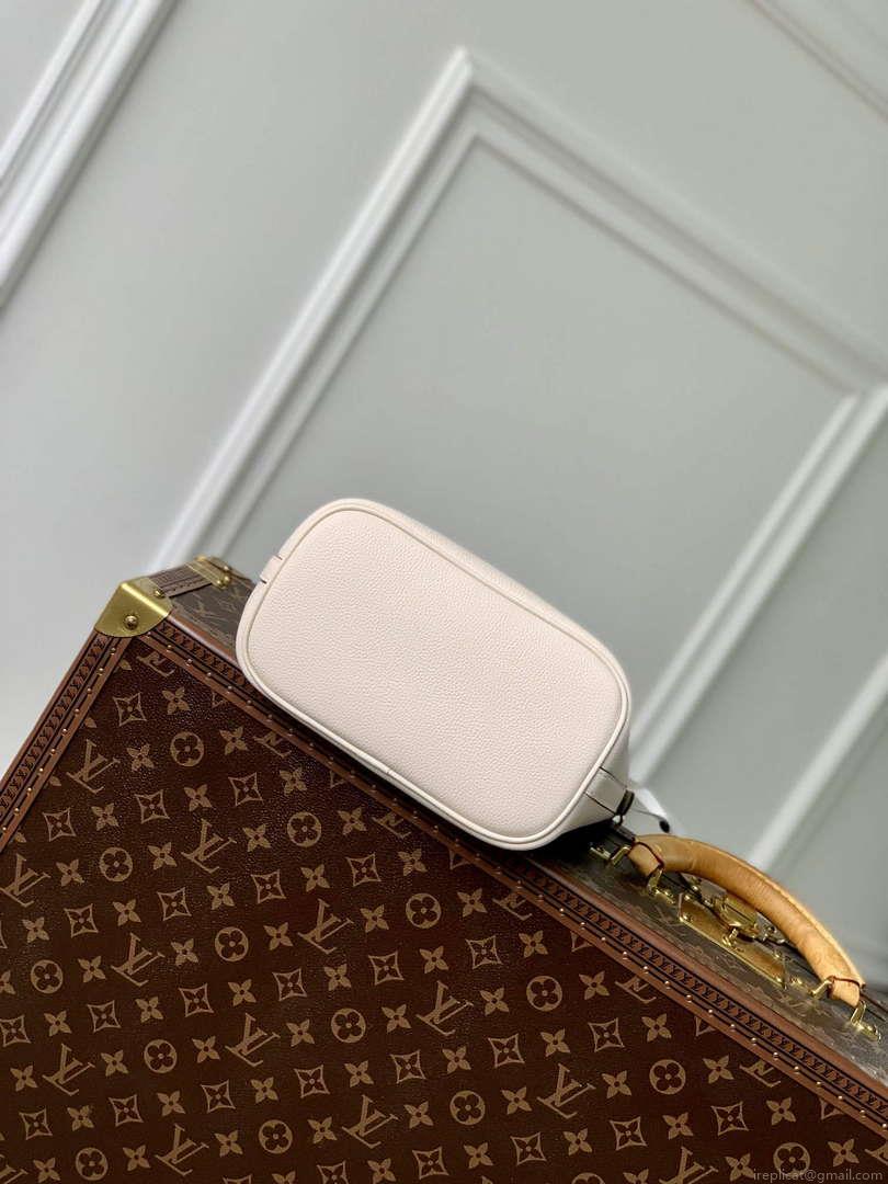 LV M24638 Louis Vuitton Lock and Walk Bucket Bag Quartz