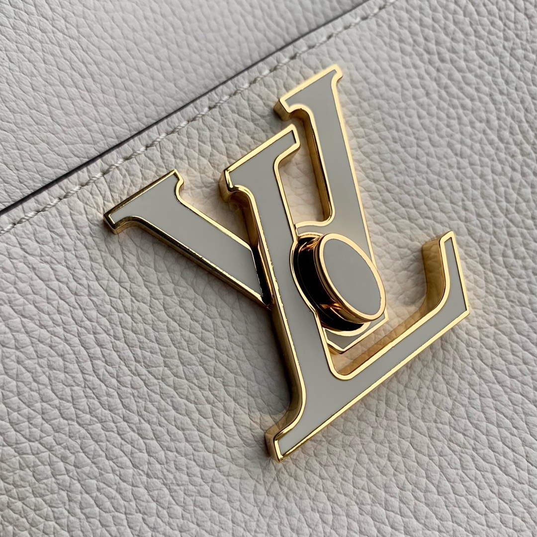 LV M24638 Louis Vuitton Lock and Walk Bucket Bag Quartz